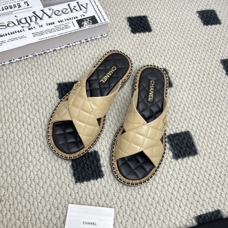 Ch**el slippers